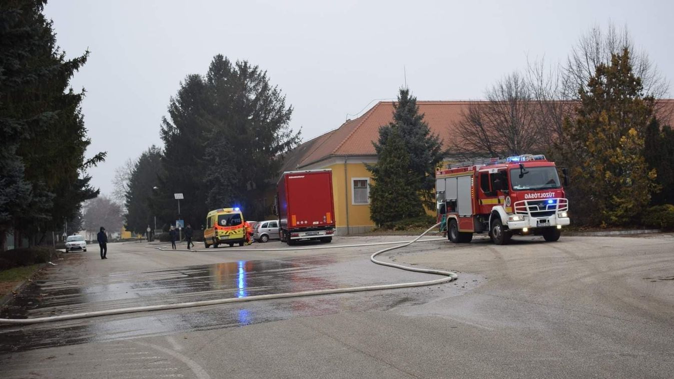 Riadalom Bábolnán: tizennégy lövéssel akadályozták meg a robbanást