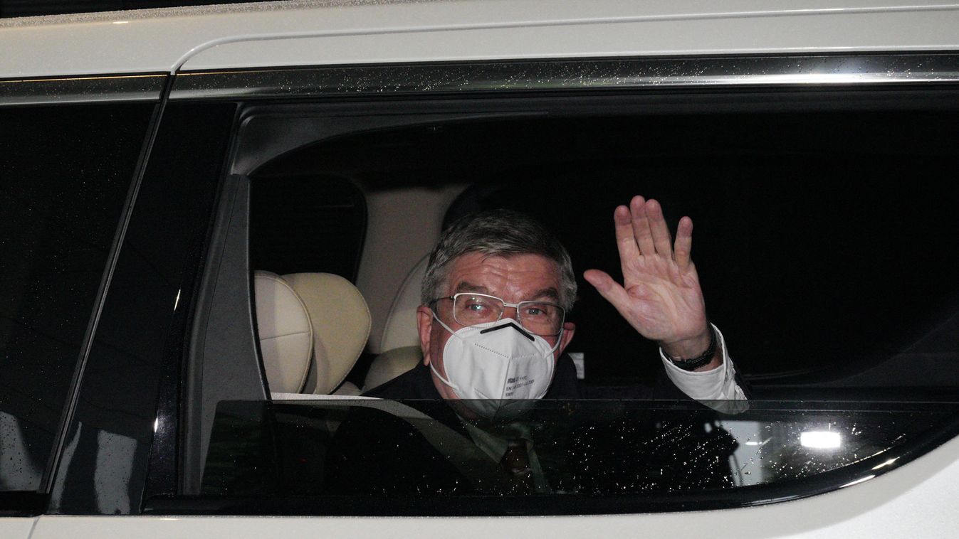 Thomas Bach végre megérkezett Japánba