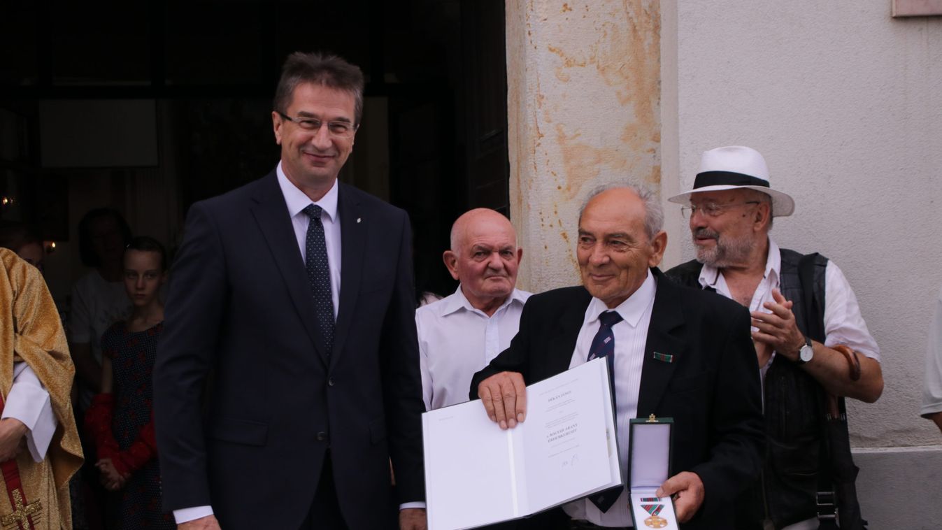 Magyar Arany Érdemkeresztet kapott Dékán János, Héreg volt polgármestere