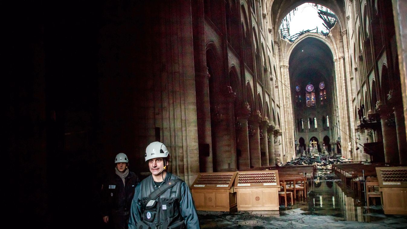 Még beomolhat a Notre-Dame mennyezete