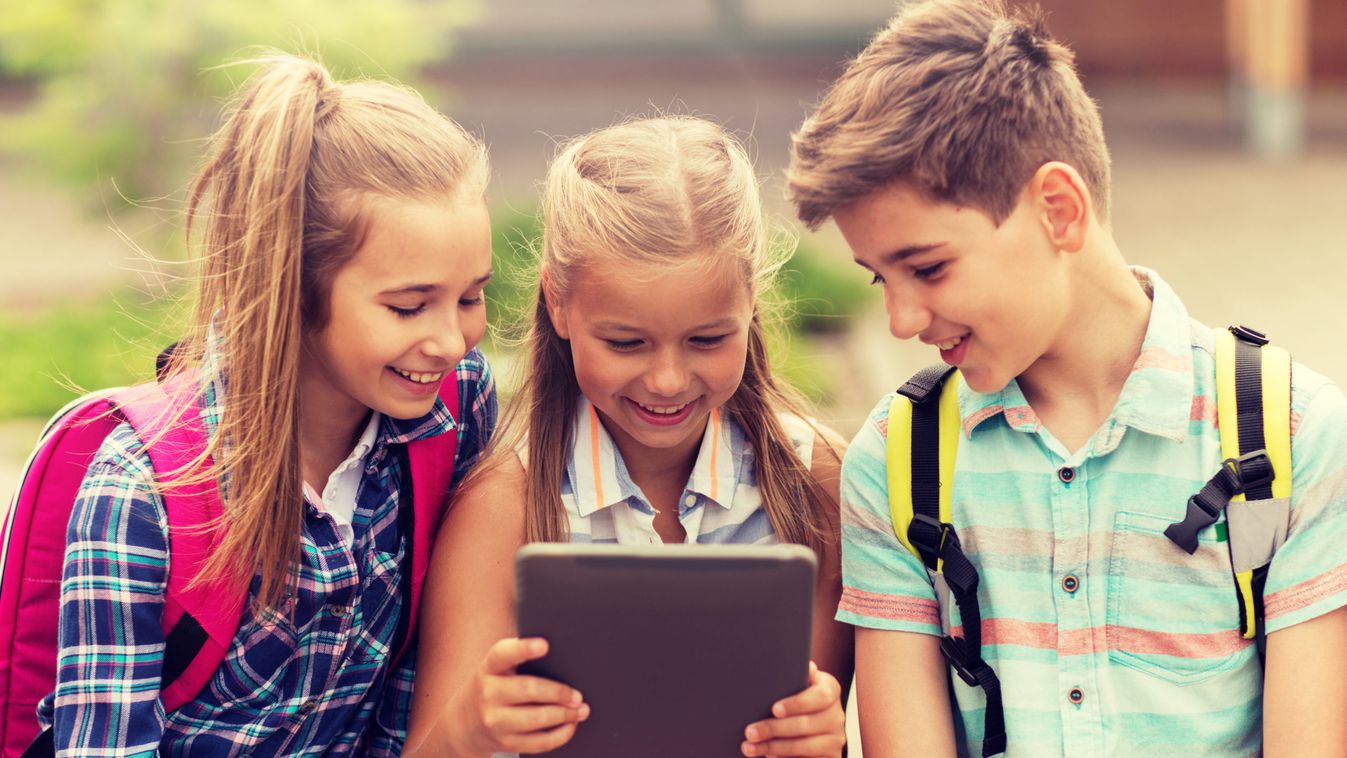 A gyerekeket érintő digitális veszélyekről tartanak online előadást