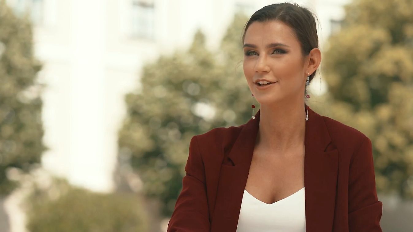 Az ország legszebb könyvelője lehet majd a stílusos Panna