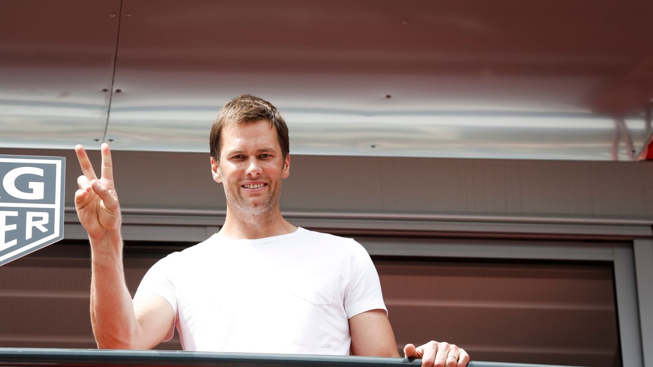 Önnek megérne több mint 250 milliót egy vacsora Tom Bradyvel?