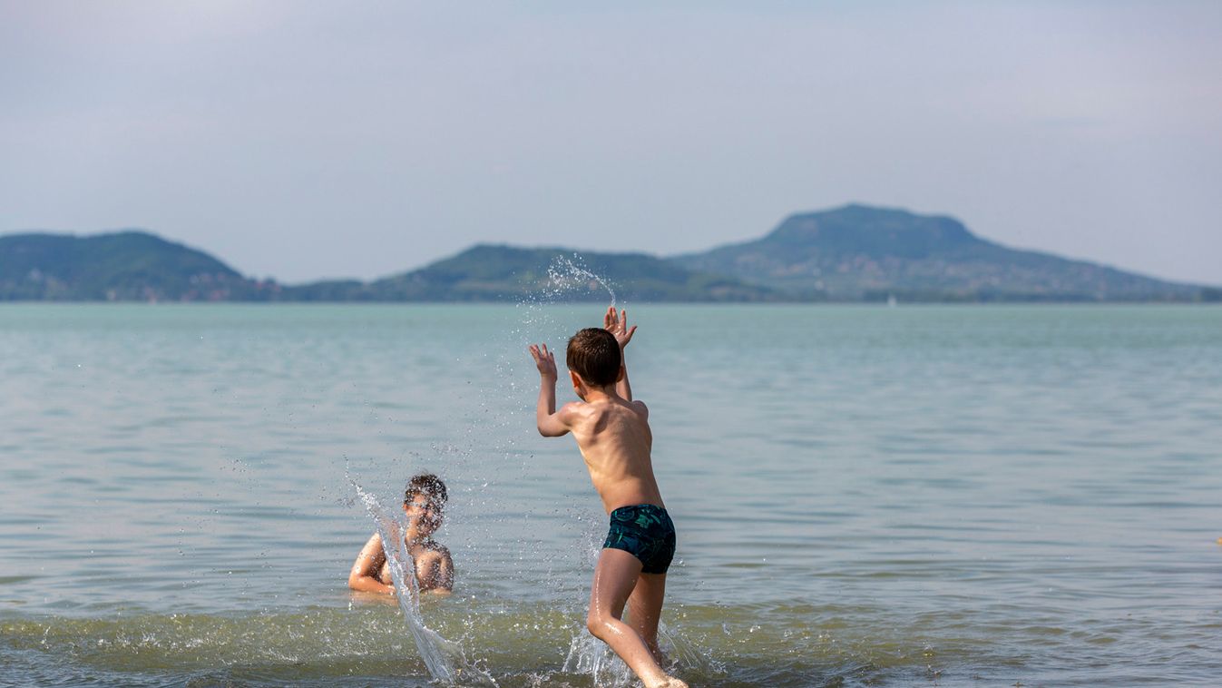 Az idén is Kék Hullám Zászlókkal minősítették a balatoni strandokat