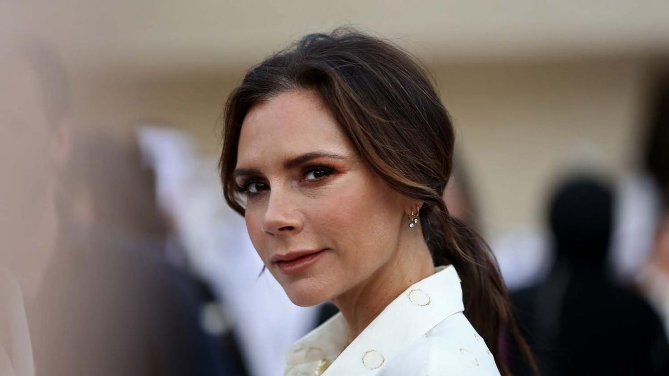 Csodapakolással tartja fiatalon arcát Victoria Beckham