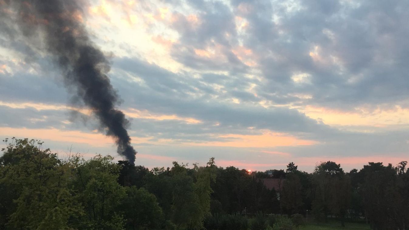 400 négyzetméteres terület ég Komáromban