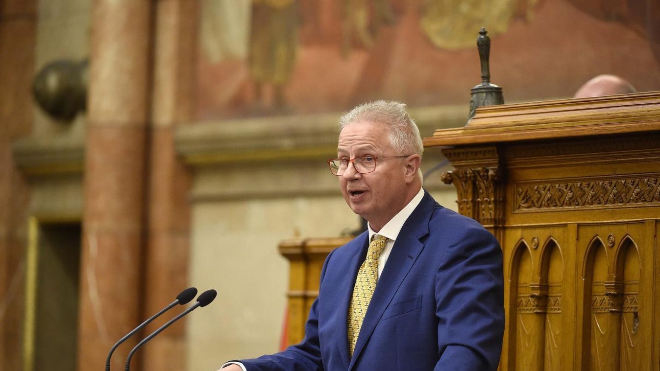 Trócsányi: a közigazgatási bíróságok a jogállamiságot védik