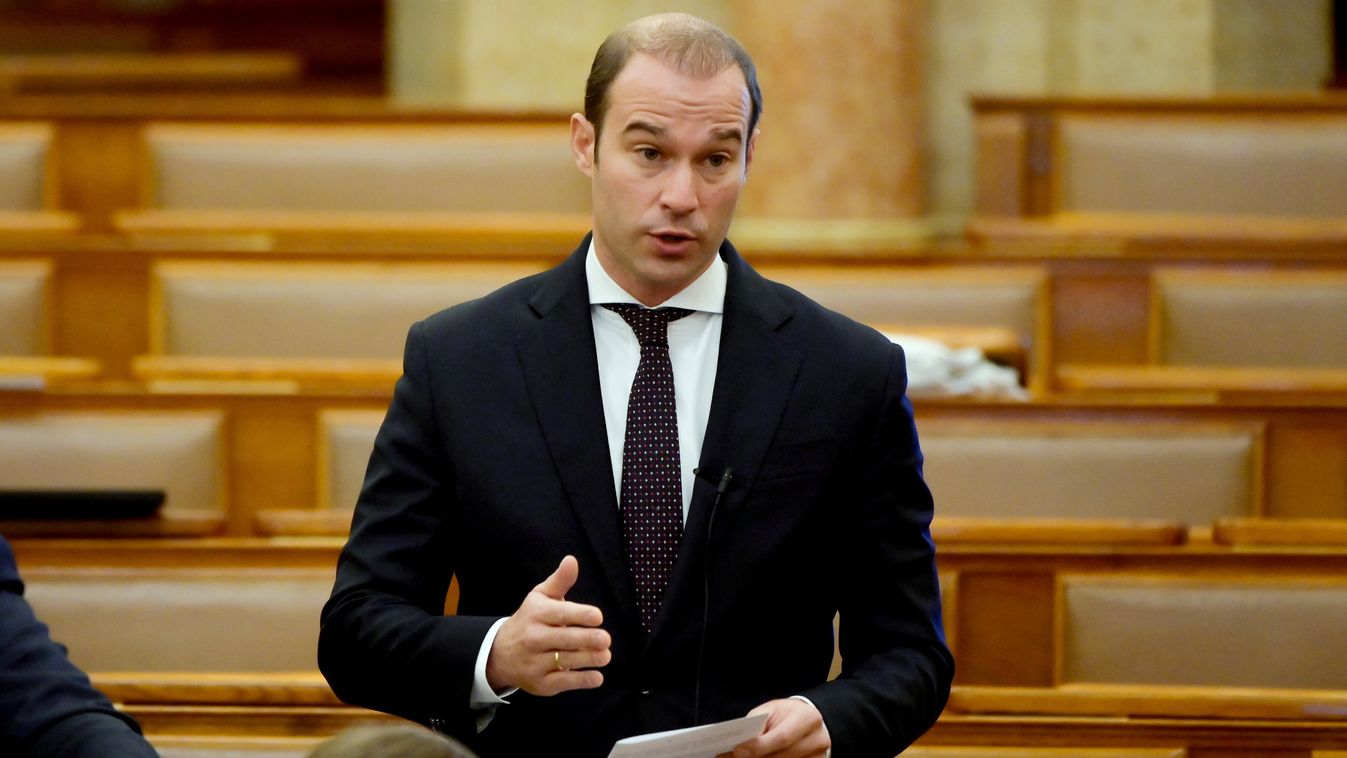 Hollik: Brüsszel szerint a szülők jogát felülírja az „LMBTQ-propaganda” (videó)