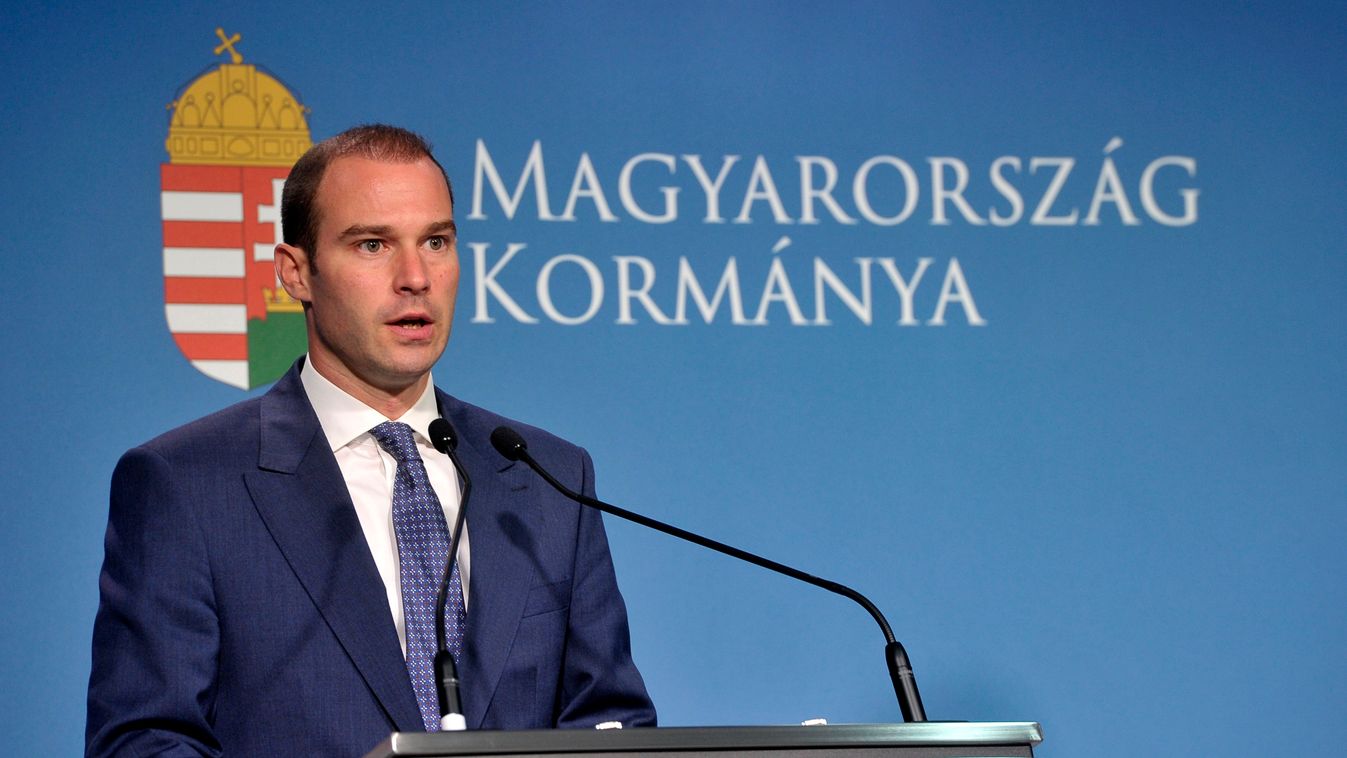A kormány kiáll a „Stop Soros” és az alkotmánymódosítás mellett