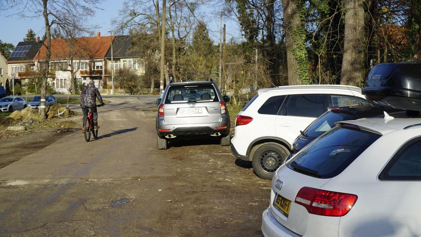 Új parkolókat alakítanak ki Tatán