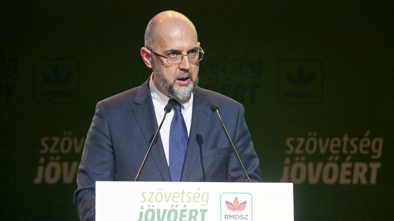 Kelemen Hunor: ne nácizzon, aki a szélsőjobbal masírozik!