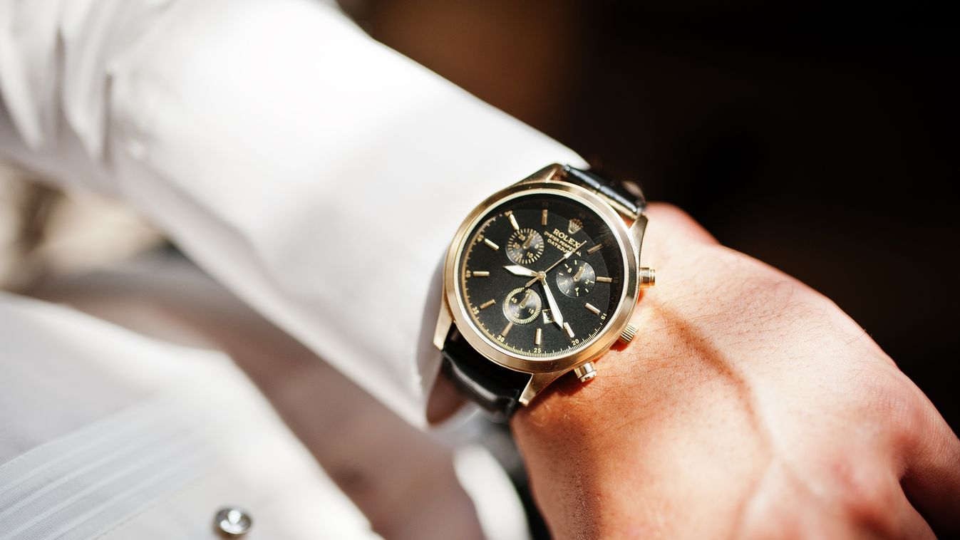 Összesen 8 évet kapott a 3,7 milliós Rolexet Szomódról ellopó trió