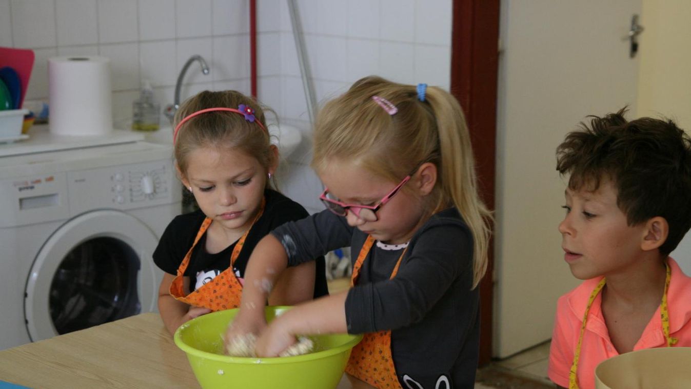 Sütéssel töltik a nyarat az esztergomi gyerekek