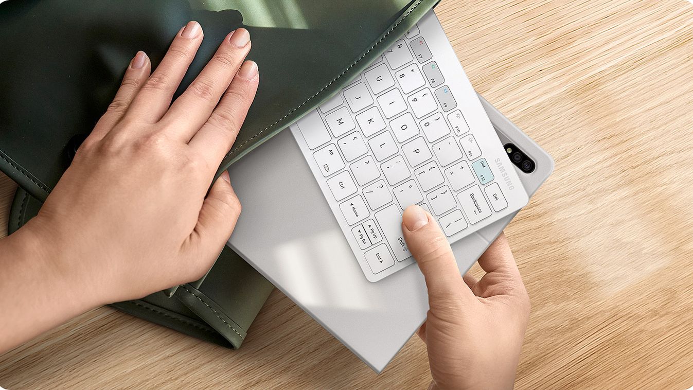 Bárhol, laptop nélkül is használható, könnyű billentyűzet