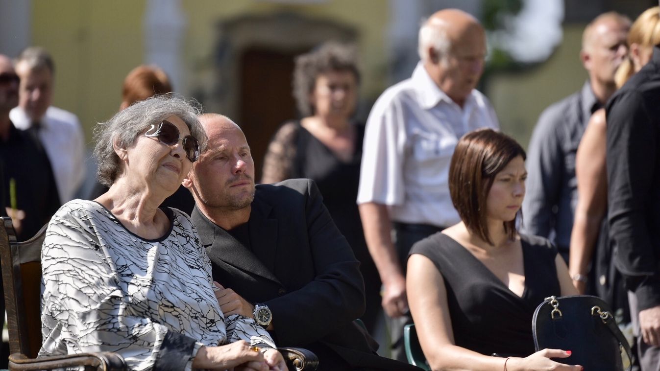 Megszakad a szív, drámai vallomás Pécsi Ildikó fiától