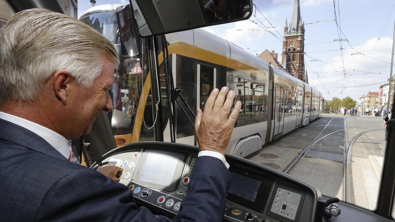 Magyar vers is díszíti a brüsszeli tömegközlekedés járműveit