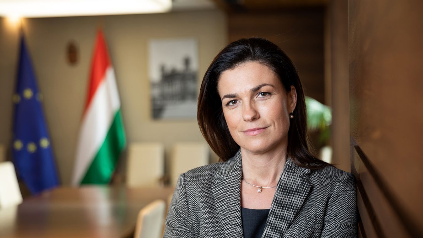 Varga Judit: hazánkban a titkosszolgálati tevékenység elválik a politikától (videó)