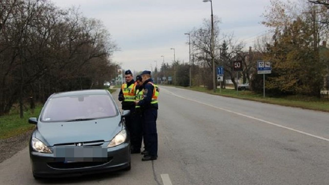 Ezek a sofőrök igen vakmerők voltak, amikor autóba ültek