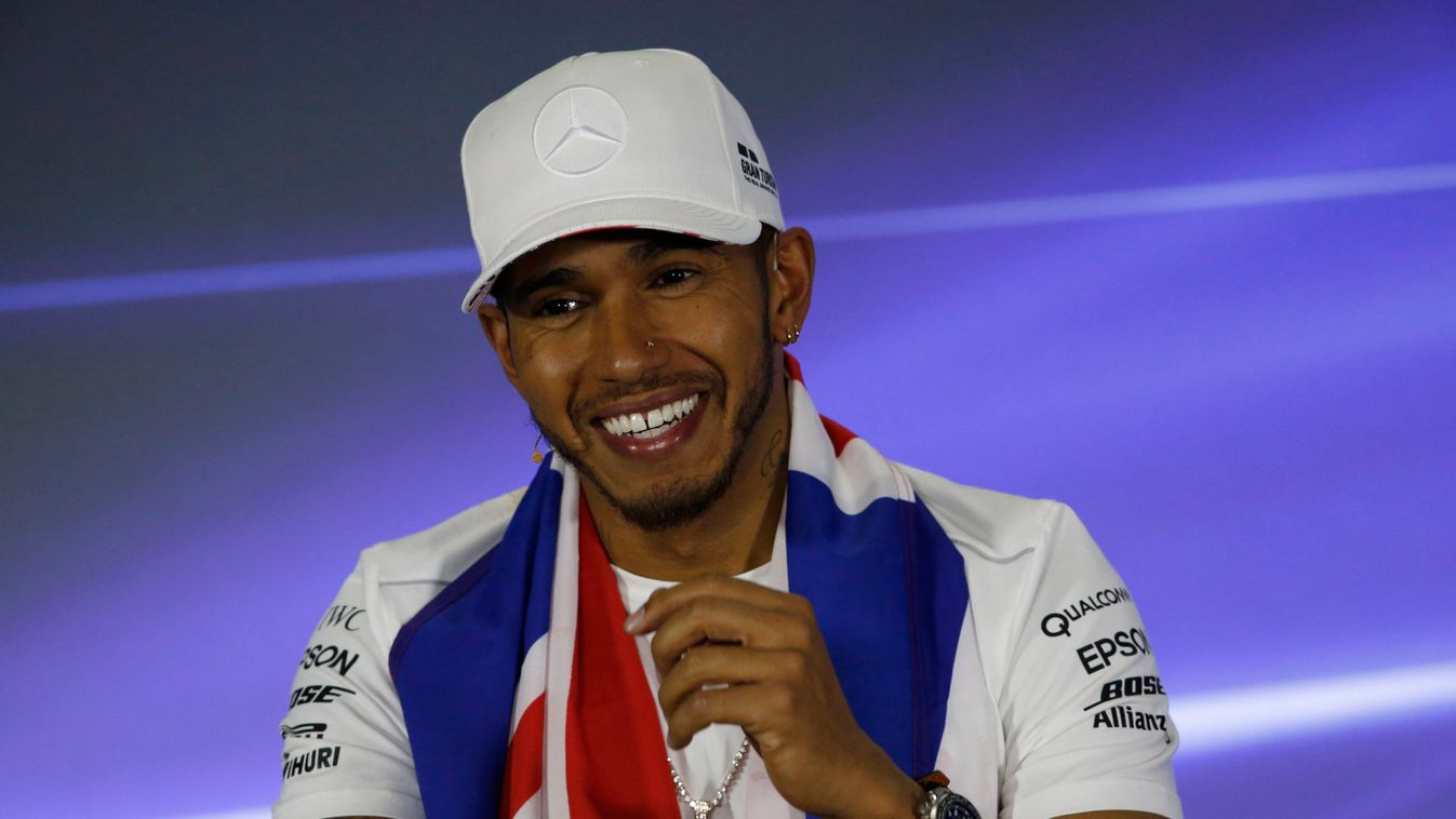 Hamilton: amíg szeretem, addig folytatom a versenyzést