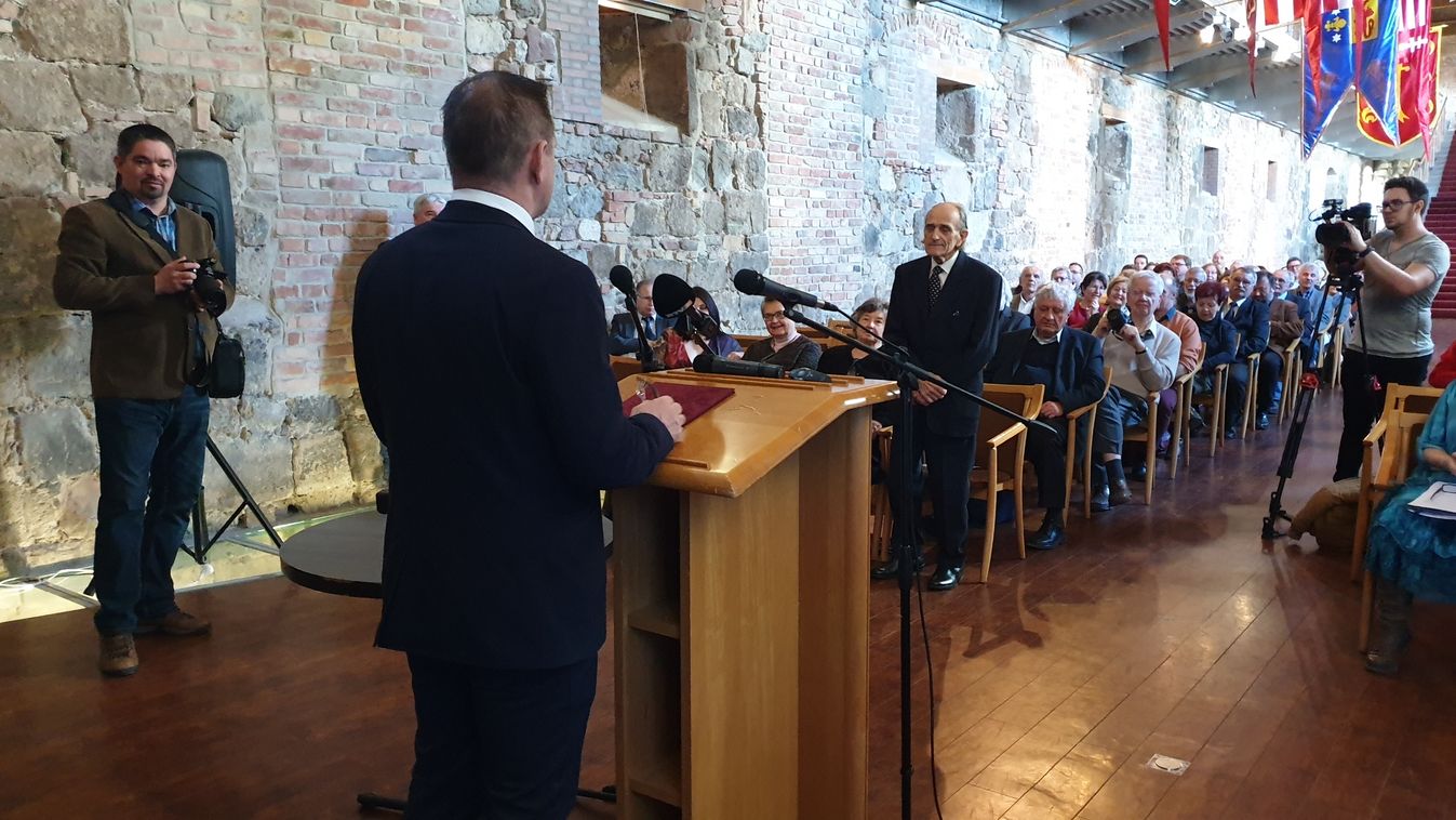 Esztergom első számú régészét közösen ünnepelte a város 80. születésnapján