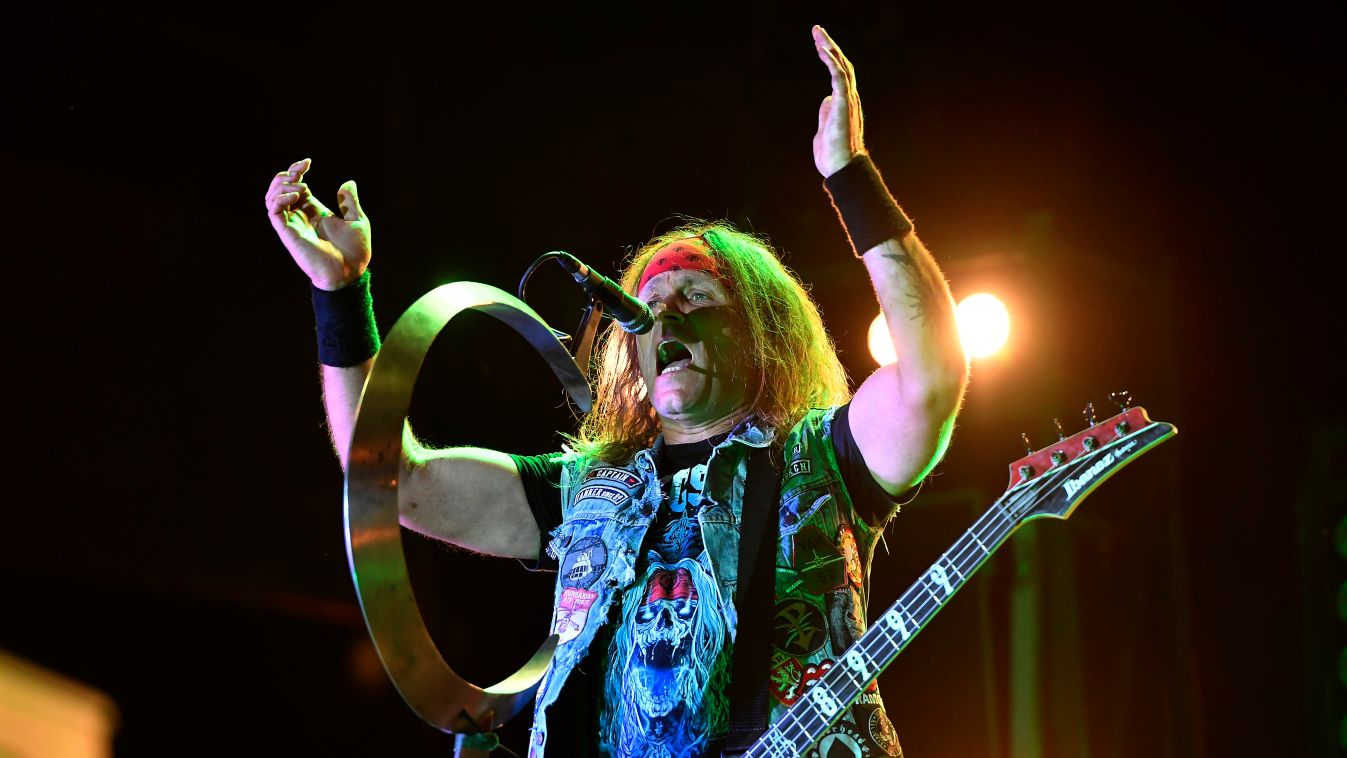 A Metallica énekesének a hangját kölcsönzi Lukács Laci