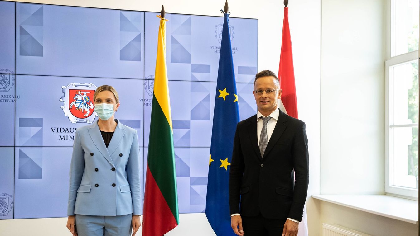 Szijjártó: Magyarország támogatja Litvániát az illegális bevándorlás elleni harcban