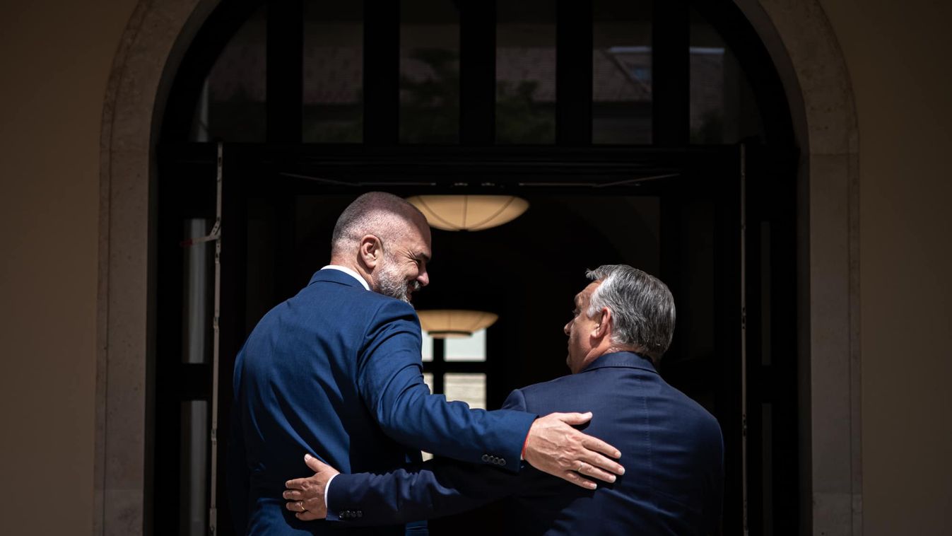 Orbán Viktor: Magyarország támogatja Albánia uniós tagságát (videó)