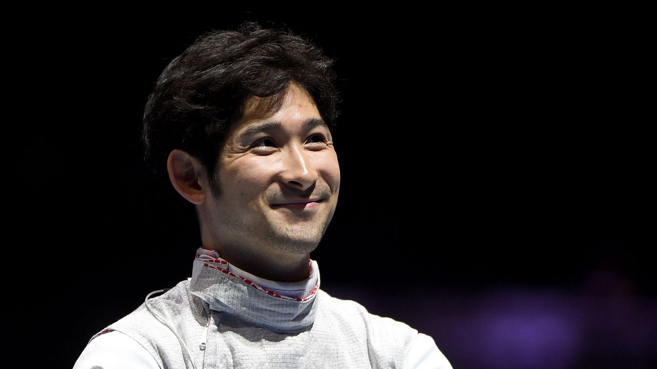 Ételkiszállítással tartja fenn magát az olimpiai ezüstérmes japán tőröző
