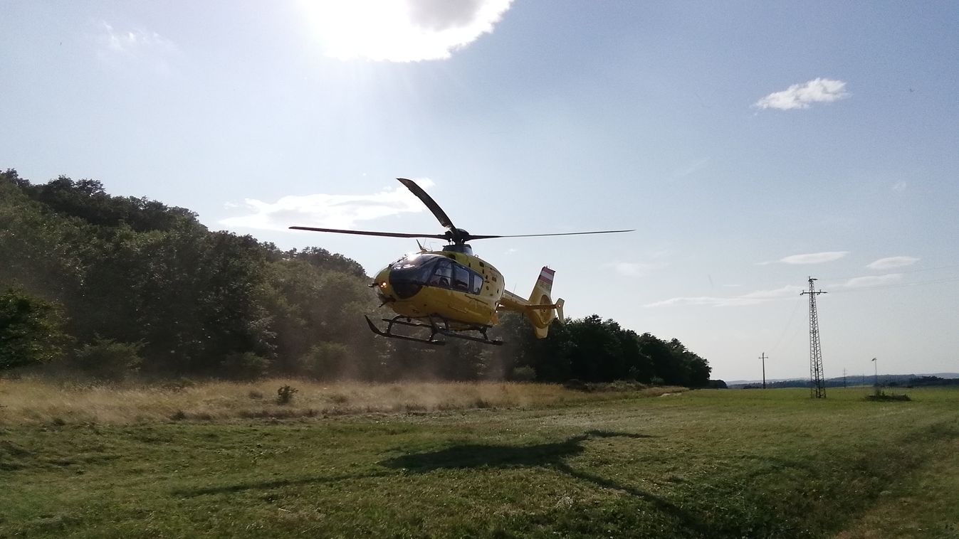Mentőhelikopter vitte el a Várgesztesen szikláról lezuhant embert