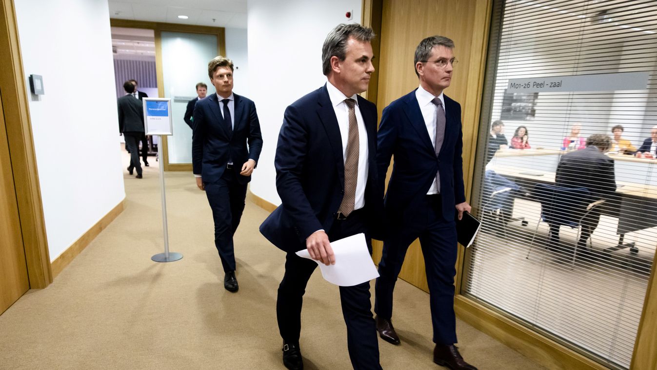 Migránsbűnök rejtegetése miatt mondott le a holland migrációs államtitkár