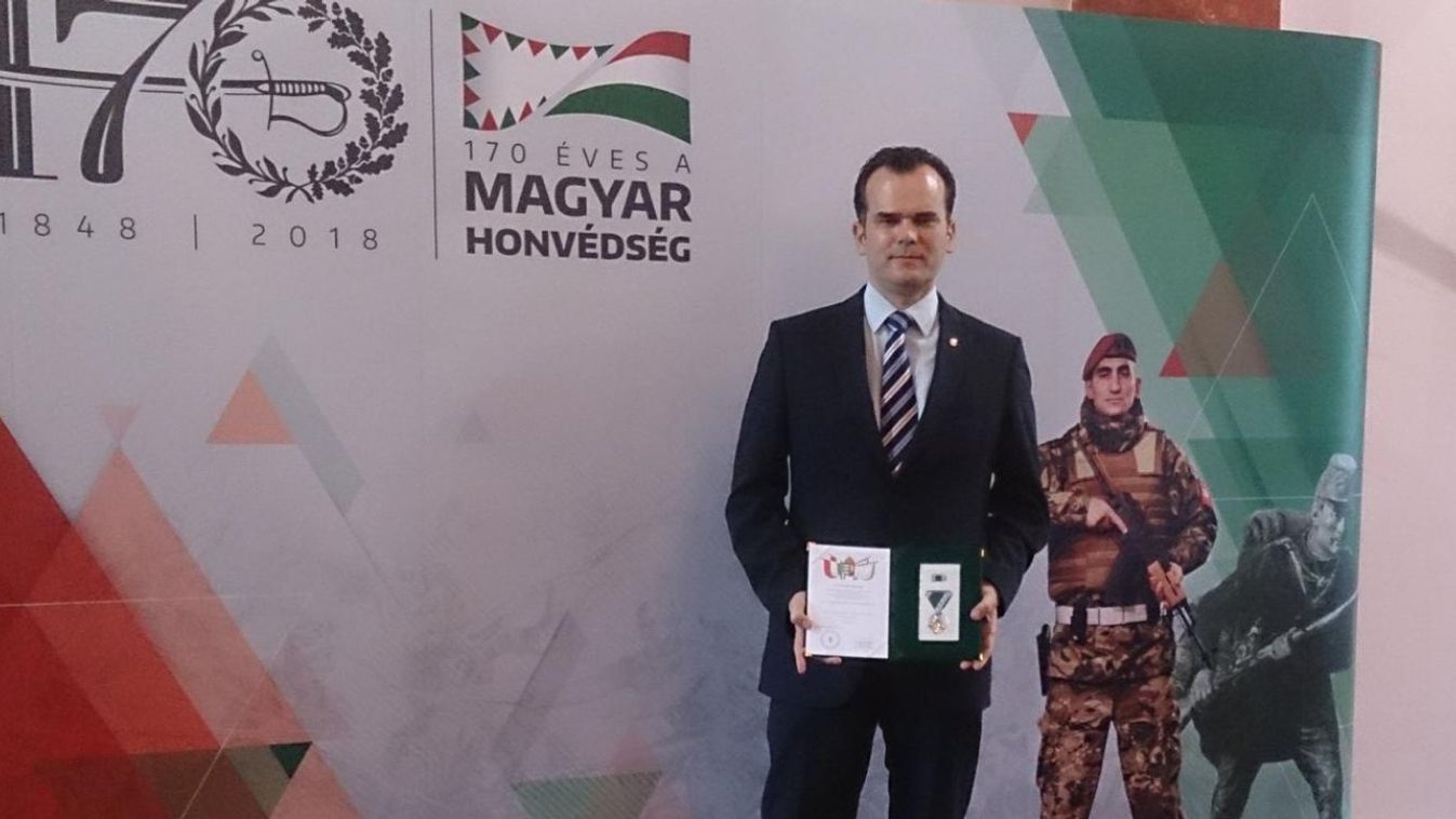 Kitüntették a tatabányai levéltár igazgatóját