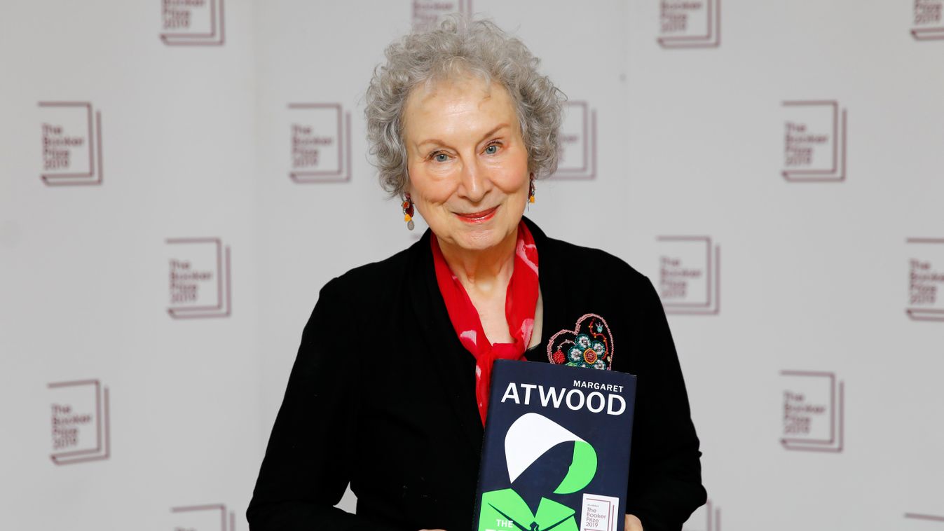 Margaret Atwood és Bernardine Evaristo megosztva kapta az idei Booker-díjat