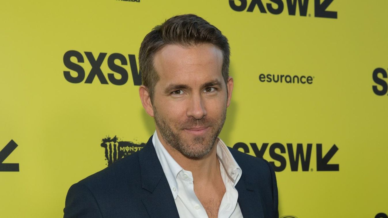 Medve elől menekült Ryan Reynolds