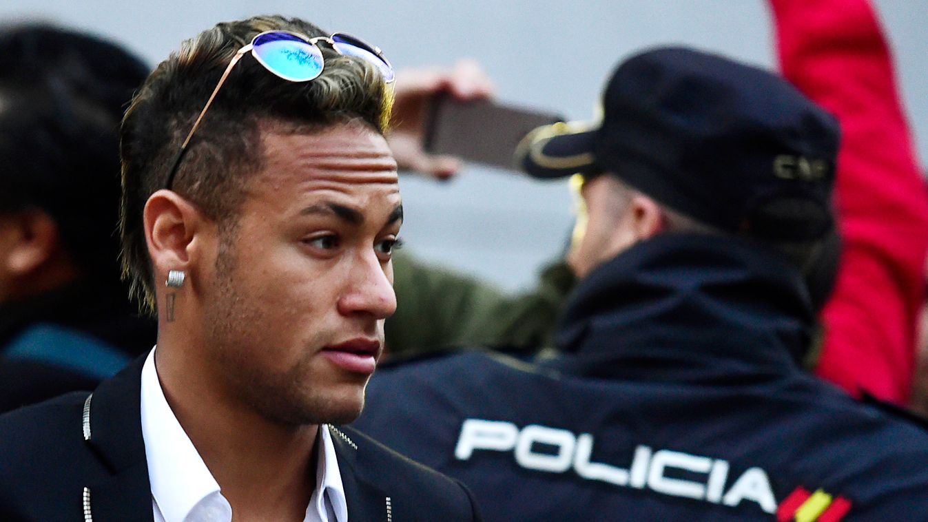 Vizsgálatot indítottak Neymar ellen