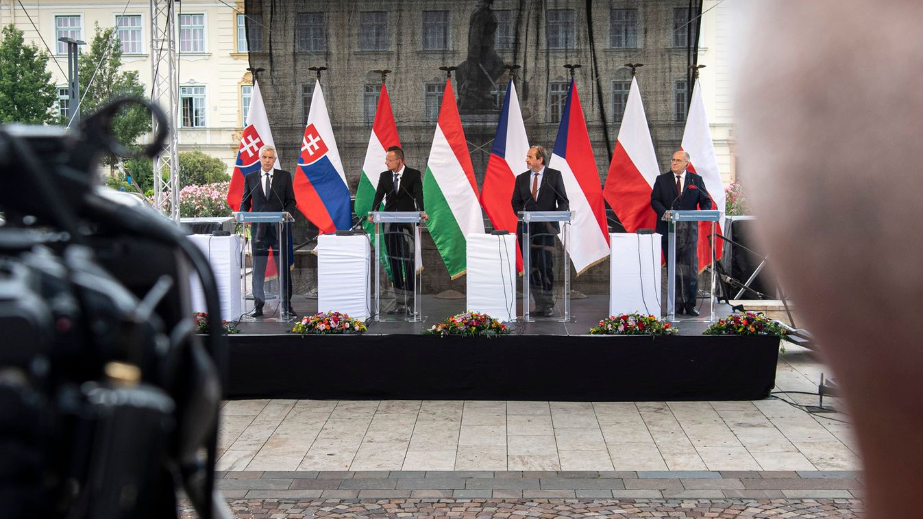 A V4-országok közösen segítenek Litvániának a migrációs hullám megfékezésében (videó)