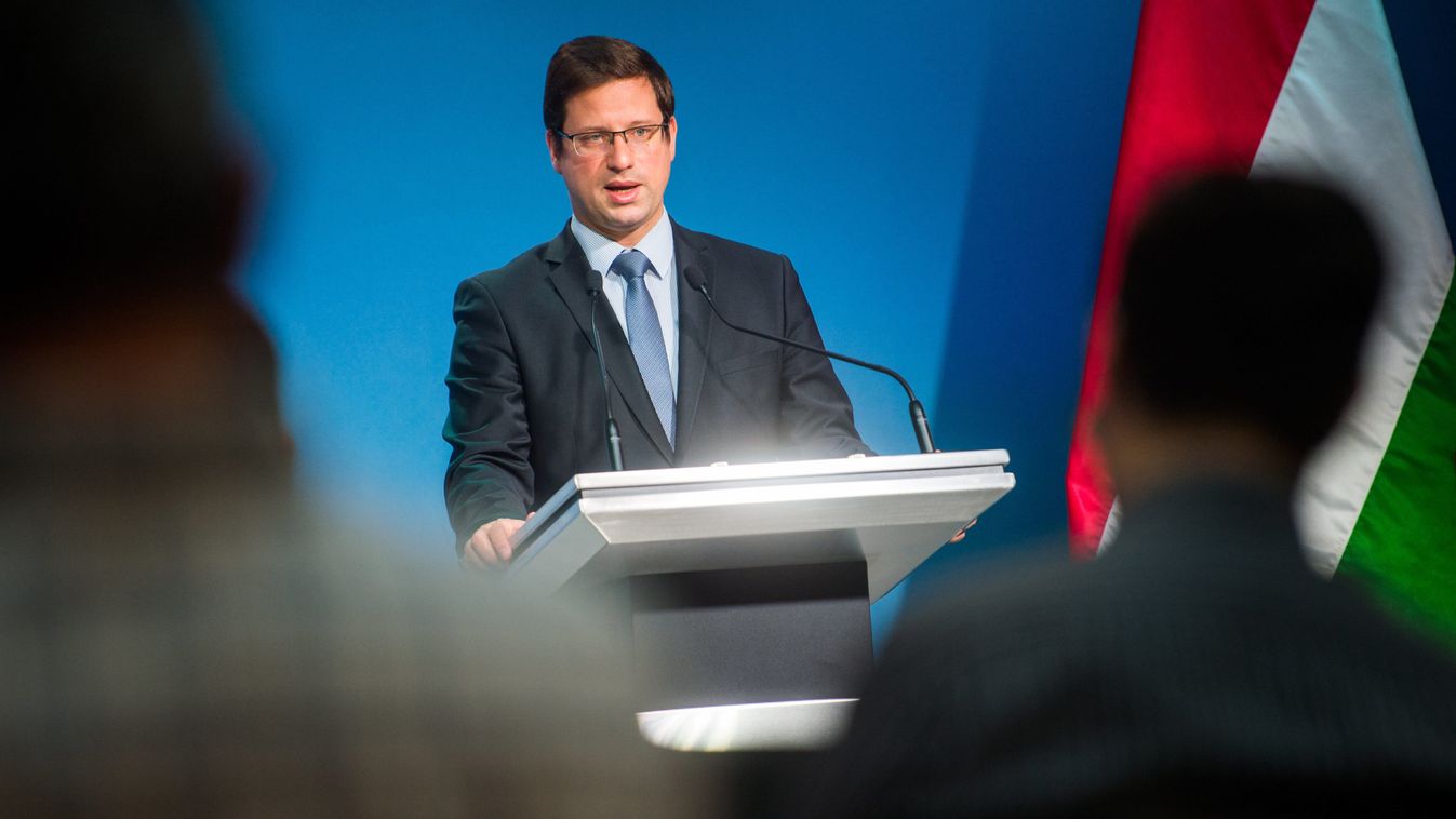 Gulyás Gergely: Brüsszel hiába akarja elérni, hogy LMBTQ-aktivistákat engedjünk be az iskolákba (videó)