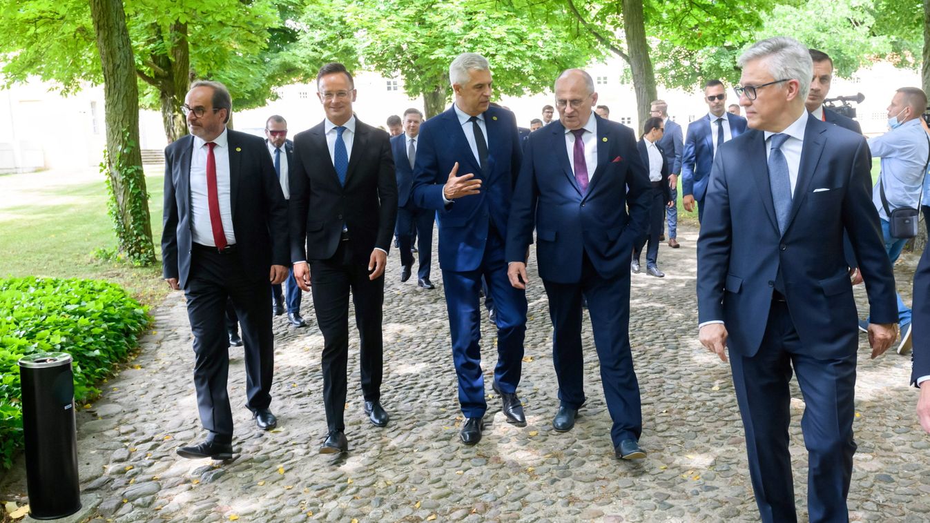 Magyarország vakcinát ad Bosznia-Hercegovinának és Montenegrónak (videó)
