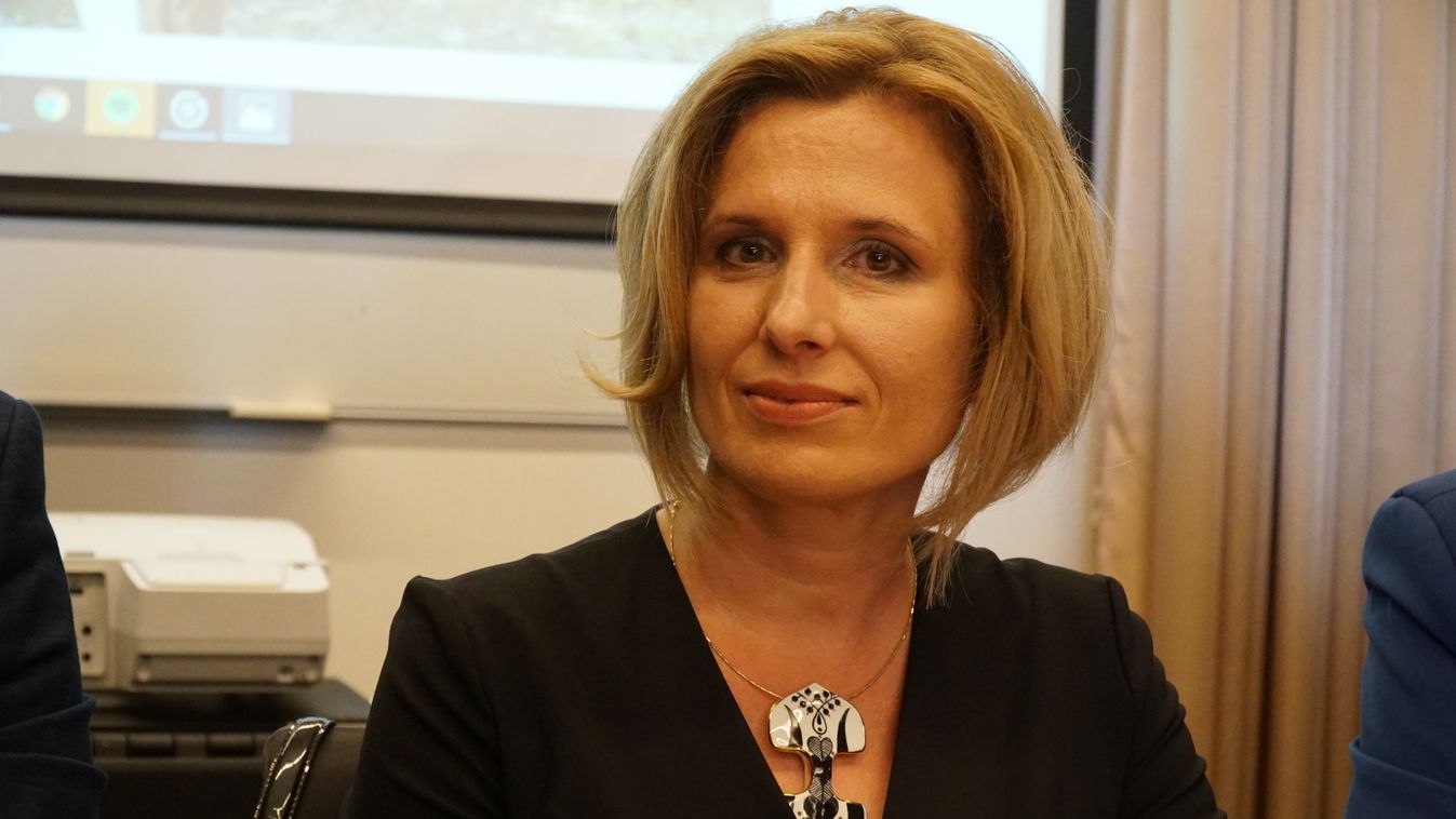 Együttes erővel és külön is készülnek októberre Tatabányán