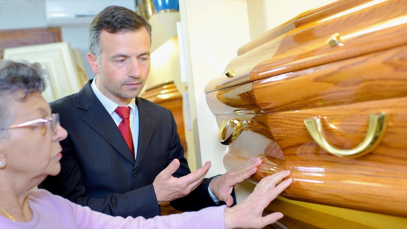 Elsőként vezették be a robotikát a hazai koporsógyártásban