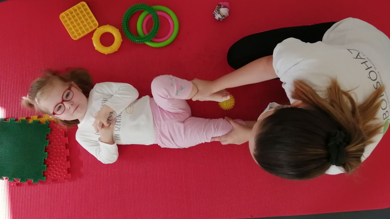 Elképesztő összefogás Lilláért: a tatabányai kislány gyógyulását az Angyalok is segítik