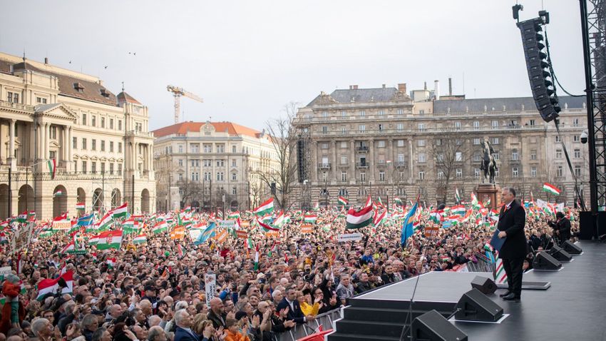 Kemma Orb N Viktor Aki A B K Re S A Biztons Gra Szavaz Az A Fideszre Szavaz