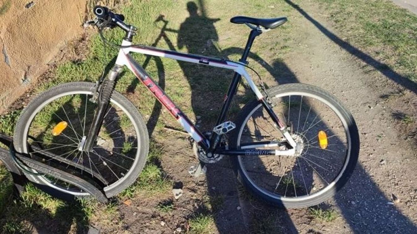 Hahó, komáromi bringások! Nem hiányzik valakinek ez a bicaj?