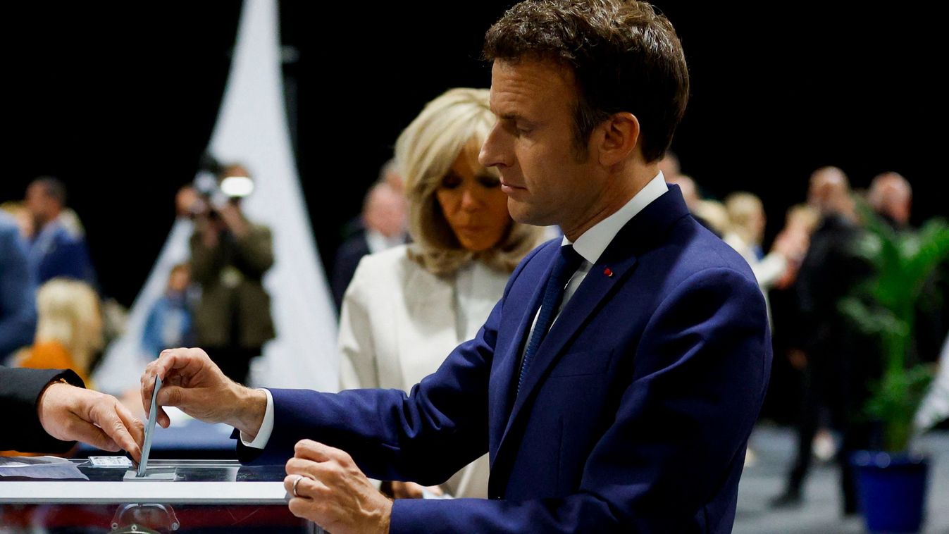 Emmanuel Macron nyerte a francia elnökválasztást a felmérések szerint