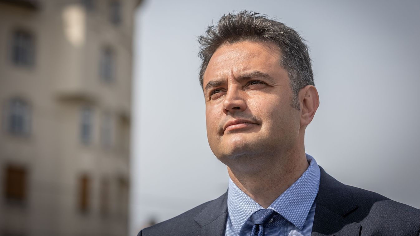 Így sorozná be a baloldal a háborúba a fiatalokat
