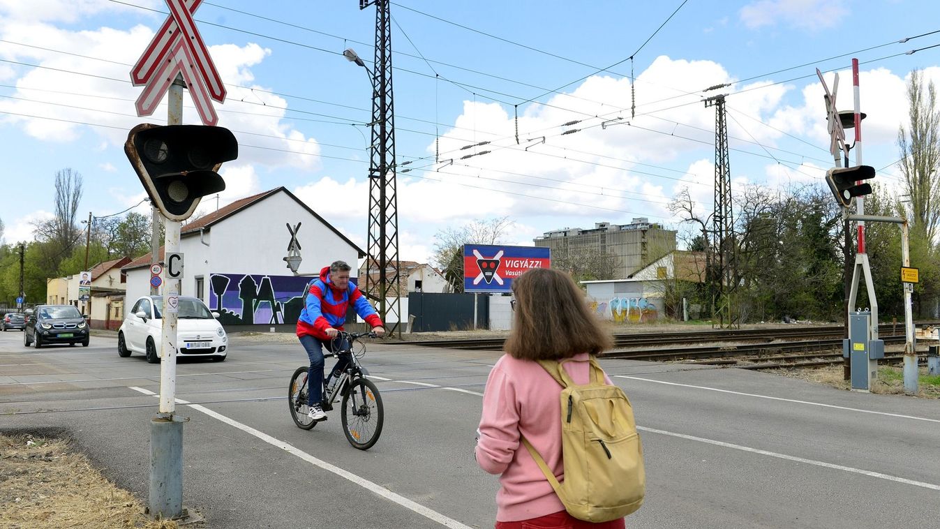 Kampányt indítanak a vasúti átjárók biztonsága érdekében (videó)