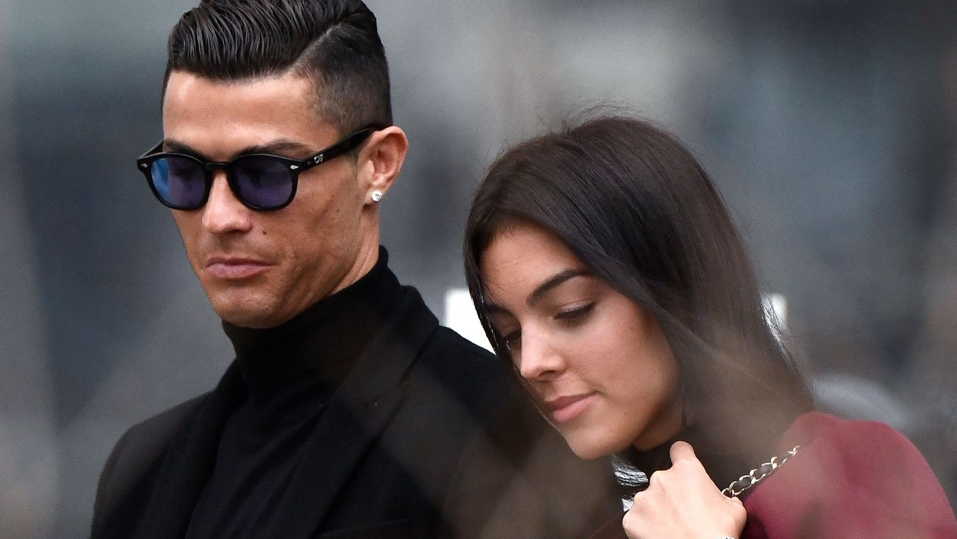 Az egész világ együtt gyászol a kisfiát elvesztő Cristiano Ronaldóval