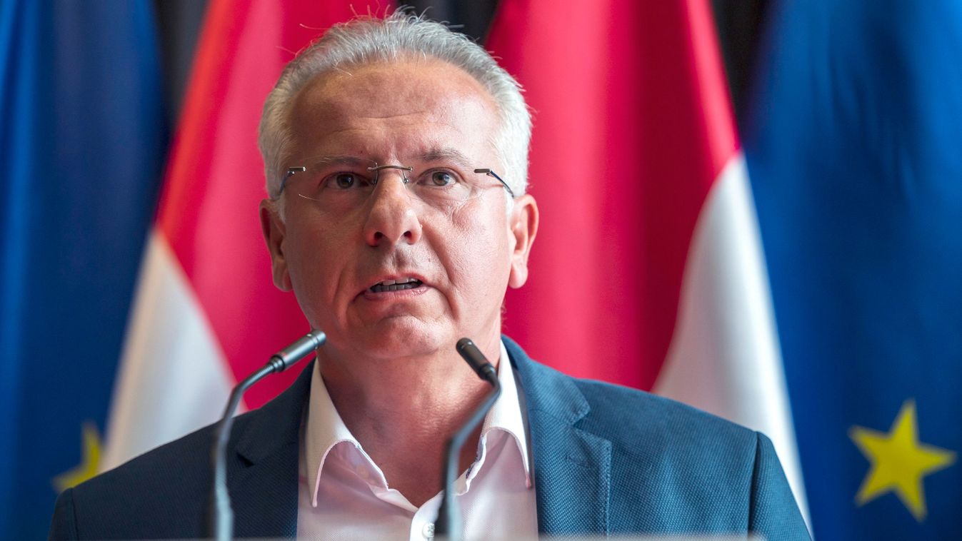 Pécs polgármesterét fúrja a DK (videó)