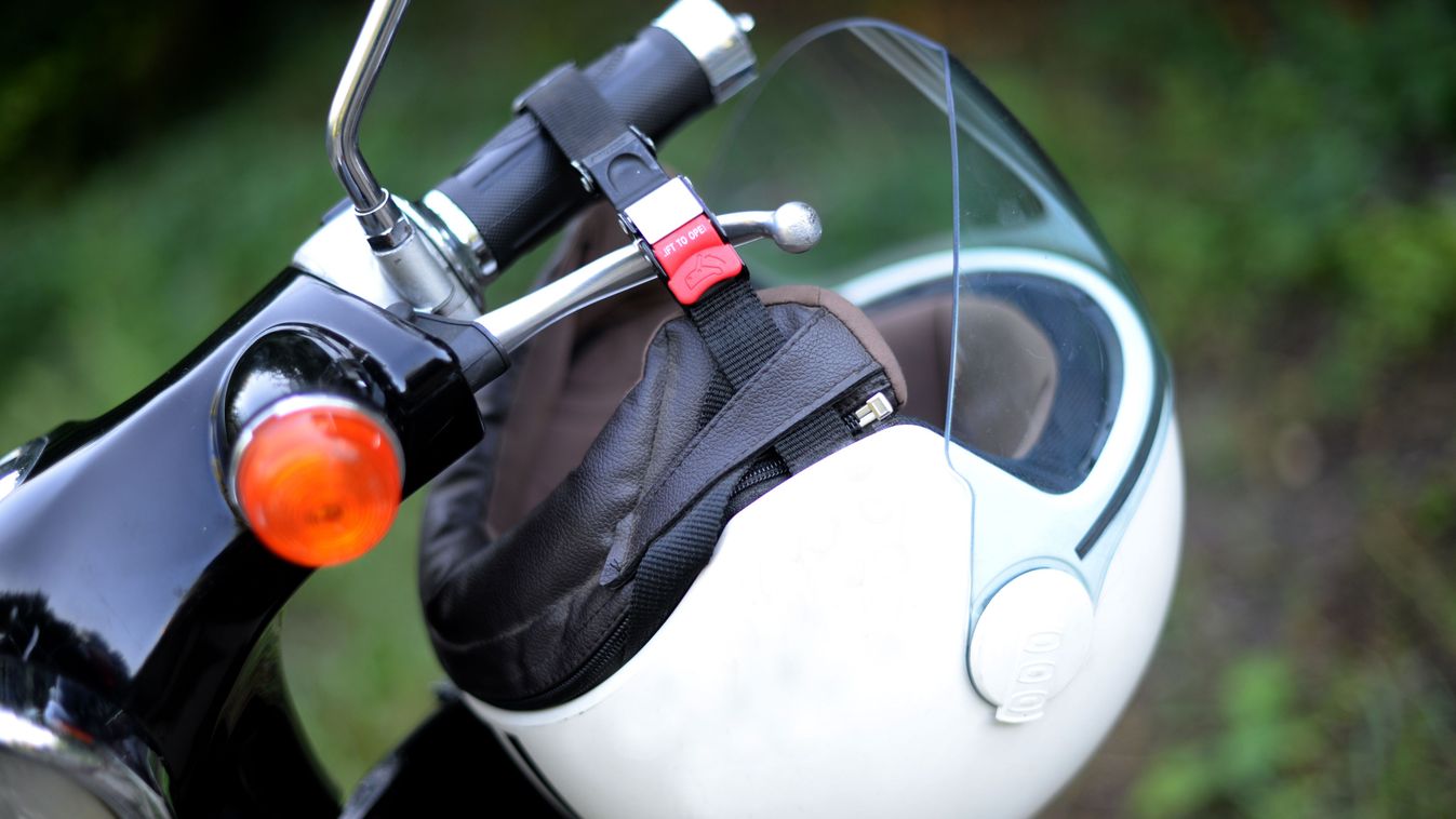 Semmi sem stimmelt a szomódi motorossal Tatán, nem csoda, hogy berezelt a zsaruktól