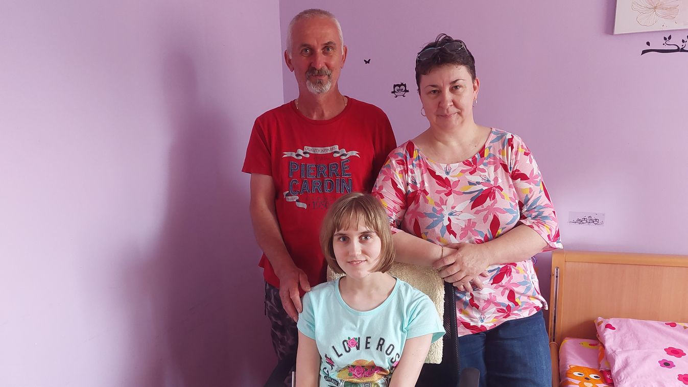 Te is segíthetsz: sütinapon gyűjtenek Komáromban a gerincműtött Anett gyógykezelésére