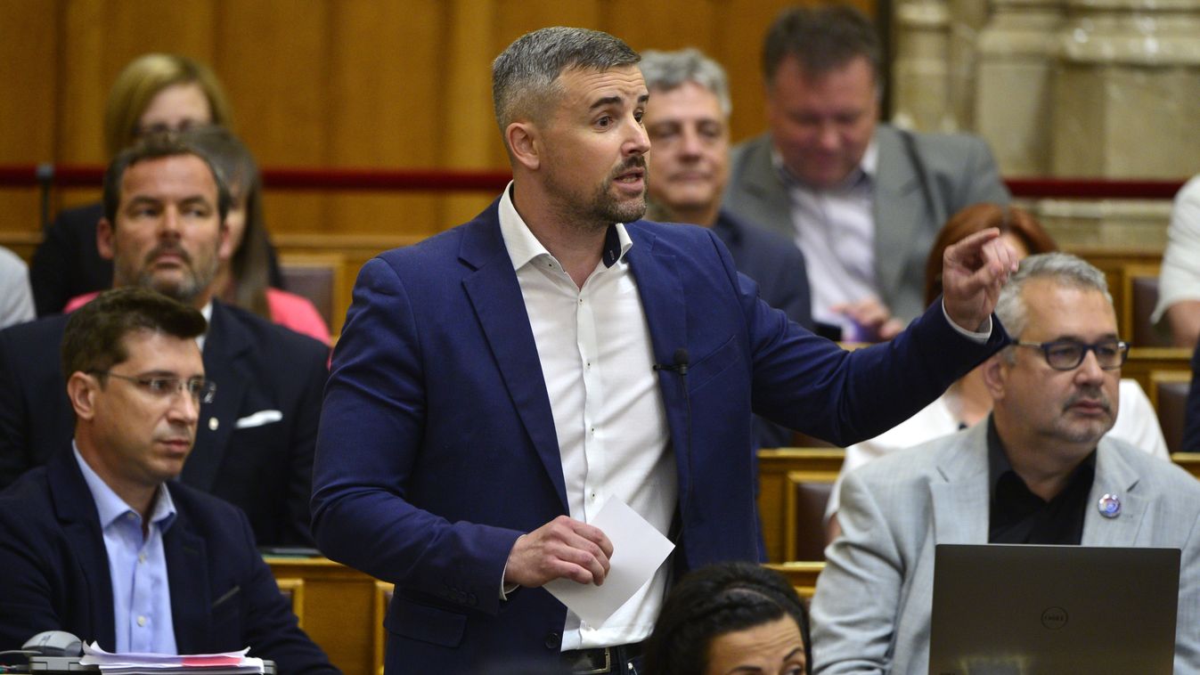 Új pártját készítheti elő, ezen az oldalon tűnt fel Jakab Péter